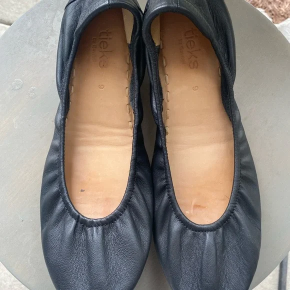 Tieks Classic Matte Black Leather Ballet Flats - Picture 3 of 8
